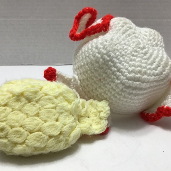 Crochet Chicken with baby chick - Picture 5 of 8